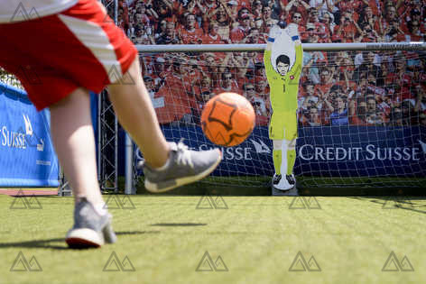 悟空官网足球守门员-1